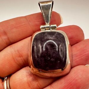 Vintage TAXCO Mexico sterling silver and amethyst cabochon pendant!